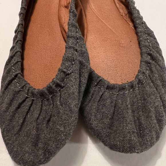 7 LUCKY BRAND Flats Flannel fabric slip on pleated gathered - Picture 2 of 10
